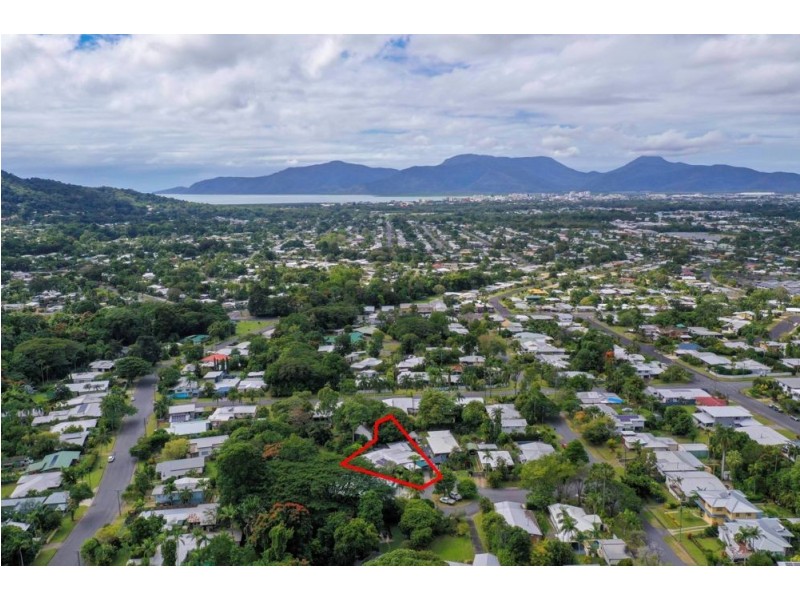 6 Crowley Close, Whitfield QLD 4870