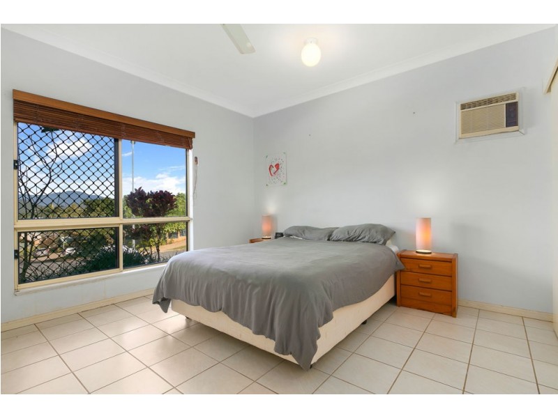 2 Bowen Street, Mount Sheridan QLD 4868