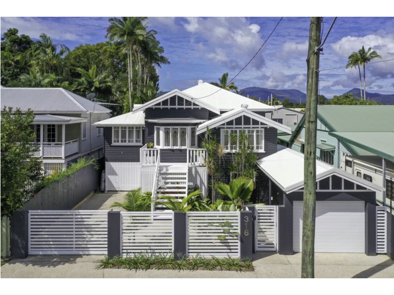 316 Pease Street, Edge Hill QLD 4870