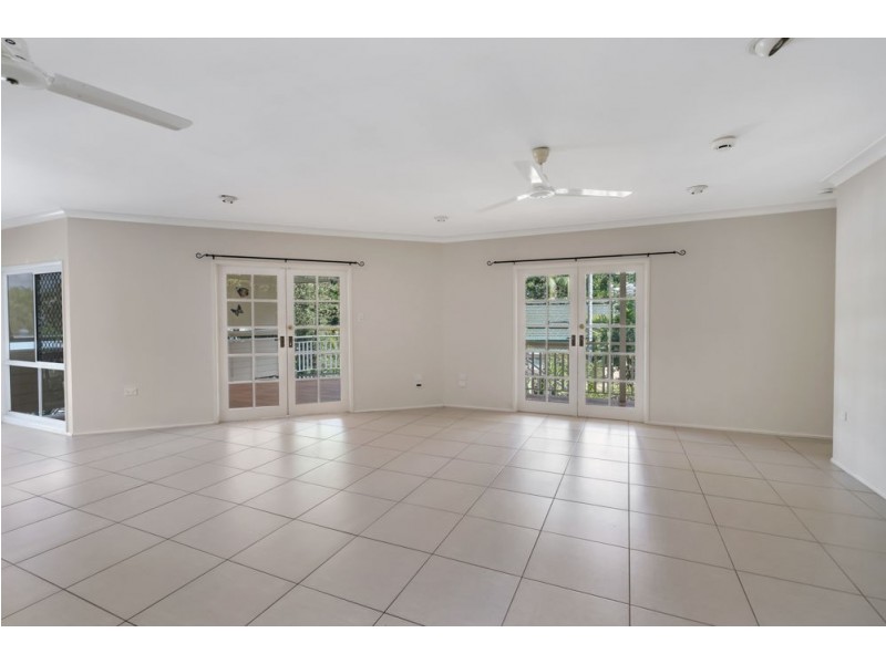 7 Robin Close, Bayview Heights QLD 4868
