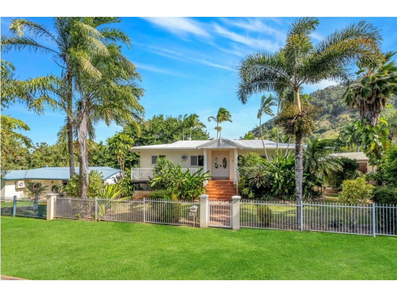 7 Robin Close, Bayview Heights QLD 4868