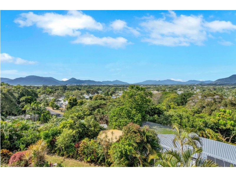 13 Bellevue Crescent, Edge Hill QLD 4870