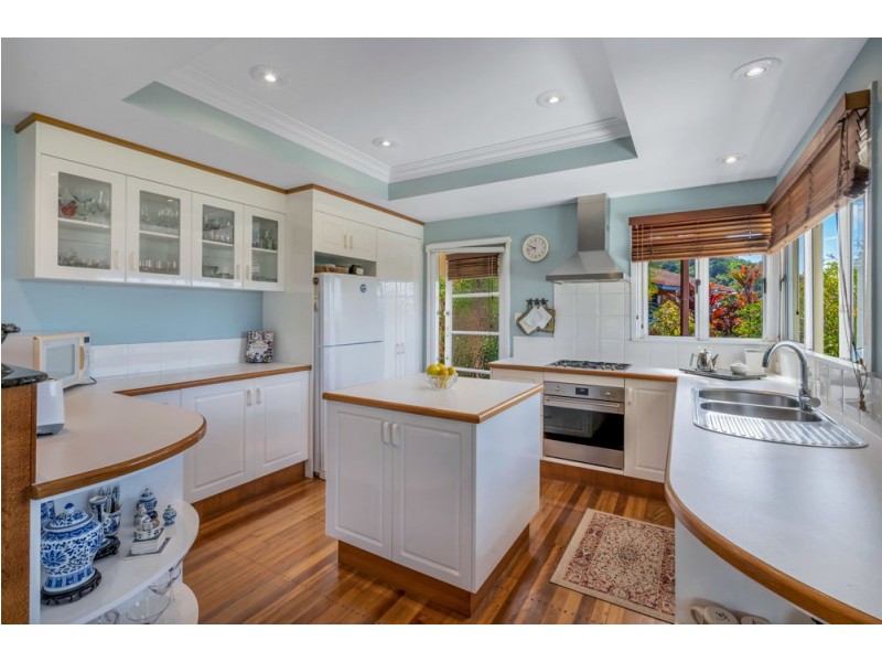 13 Bellevue Crescent, Edge Hill QLD 4870