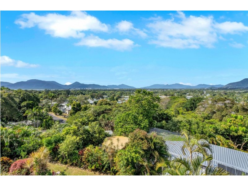 13 Bellevue Crescent, Edge Hill QLD 4870