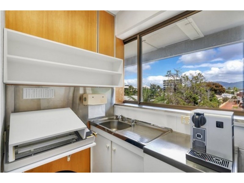 10/5 Upward Street, Cairns North QLD 4870
