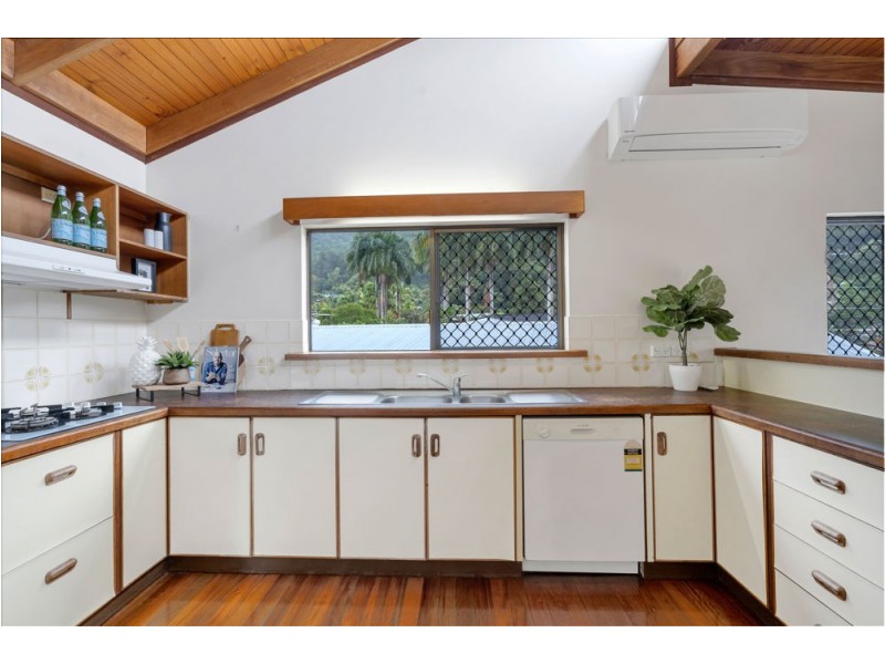 5 Iona Close, Edge Hill QLD 4870