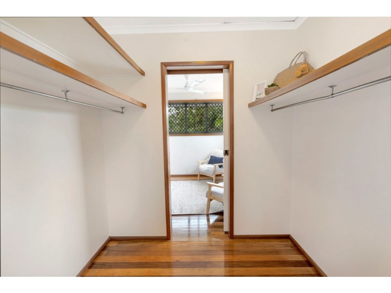 5 Iona Close, Edge Hill QLD 4870