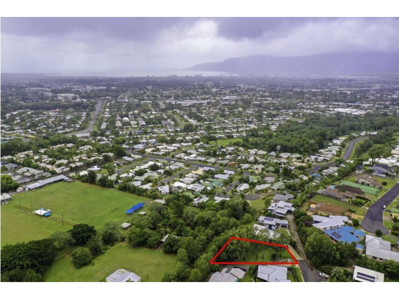 13 Eleanor Close, Mooroobool QLD 4870