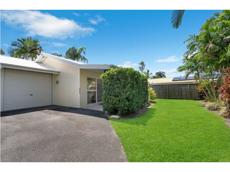 1/3-4 Holden Close, Whitfield QLD 4870