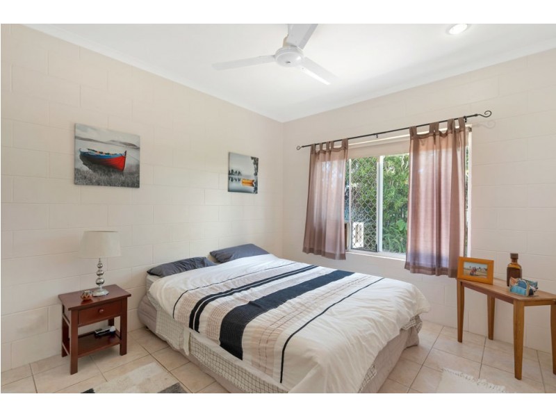 1/3-4 Holden Close, Whitfield QLD 4870