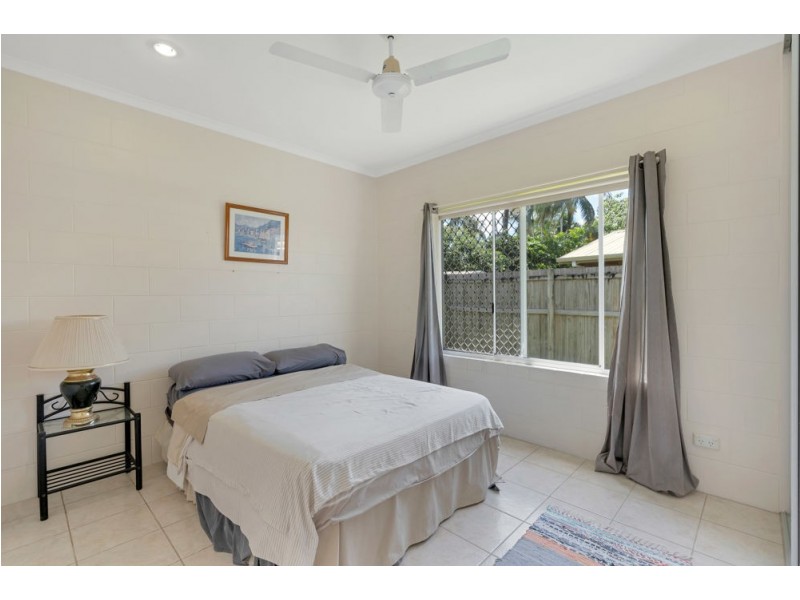 1/3-4 Holden Close, Whitfield QLD 4870