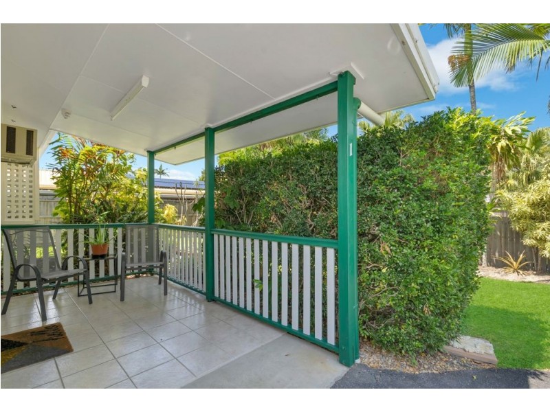 1/3-4 Holden Close, Whitfield QLD 4870