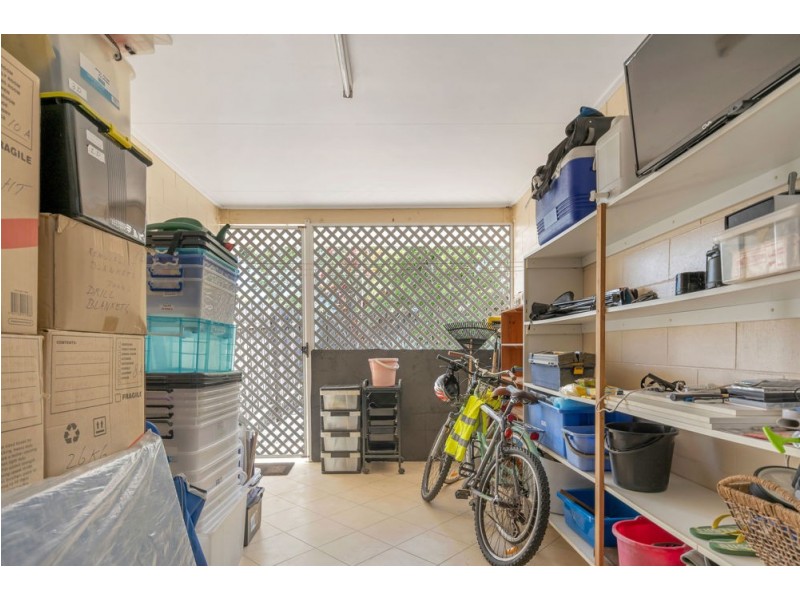 1/3-4 Holden Close, Whitfield QLD 4870