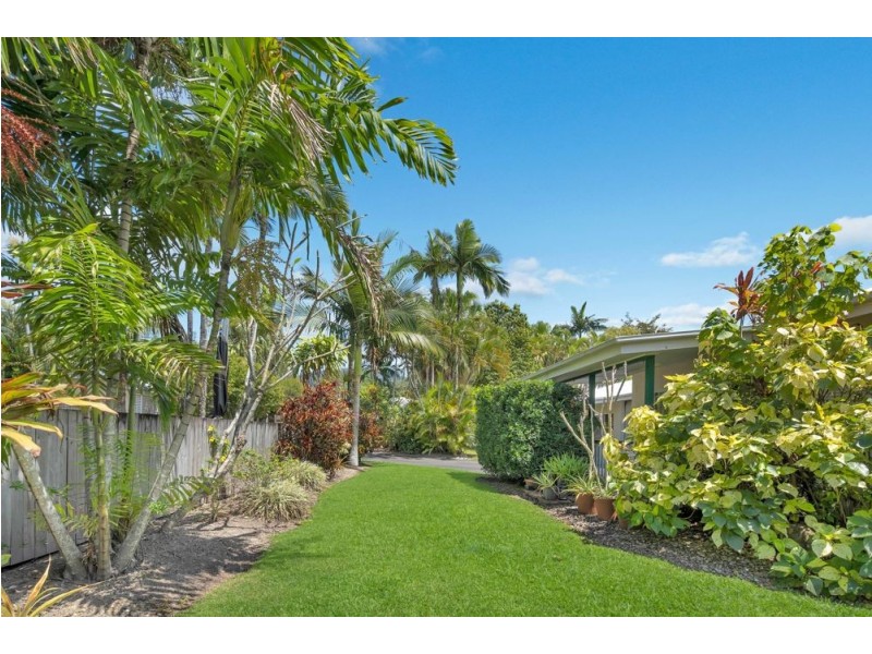 1/3-4 Holden Close, Whitfield QLD 4870