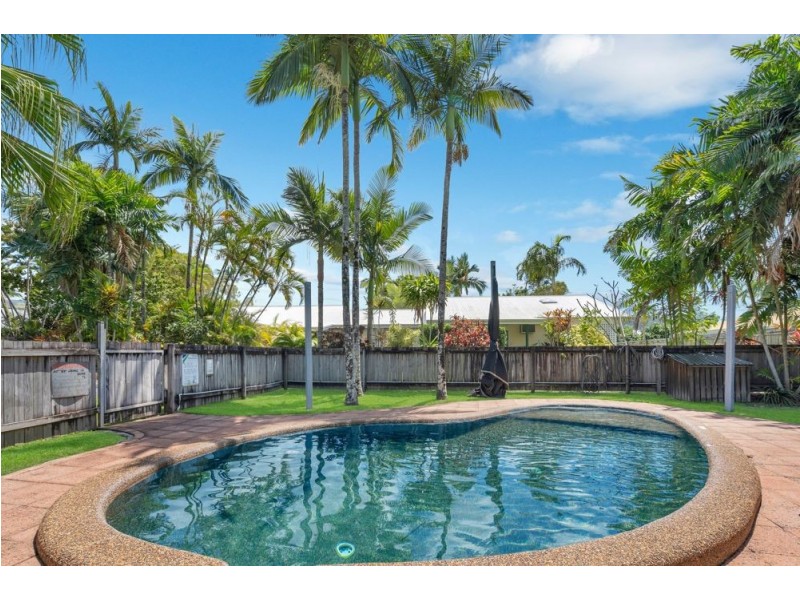 1/3-4 Holden Close, Whitfield QLD 4870