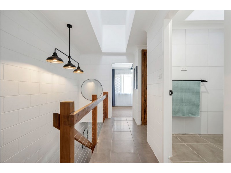 2/4 Crathern Close, Edge Hill QLD 4870