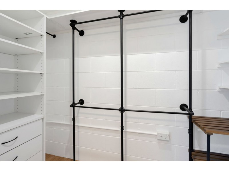 2/4 Crathern Close, Edge Hill QLD 4870