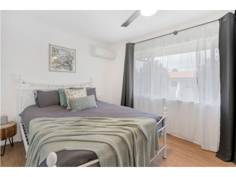 2/4 Crathern Close, Edge Hill QLD 4870