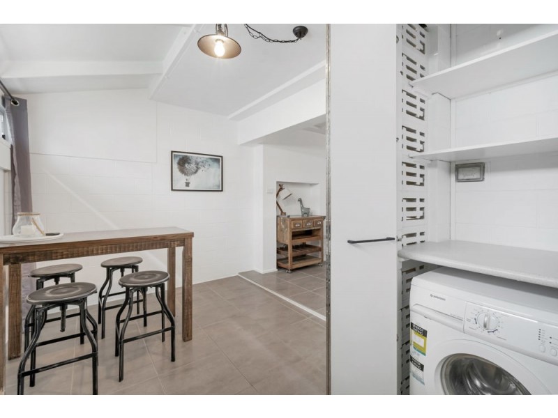 2/4 Crathern Close, Edge Hill QLD 4870