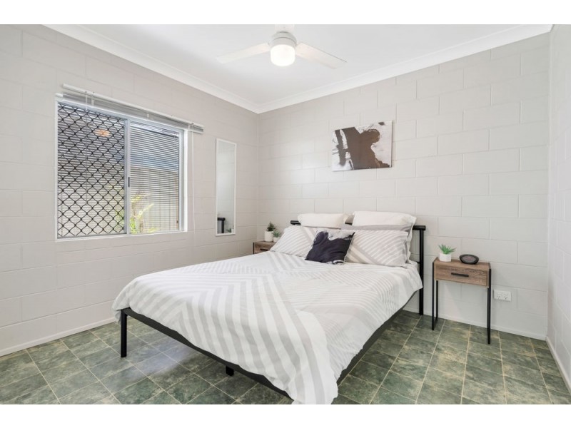 2/527-529 Varley Street, Yorkeys Knob QLD 4878