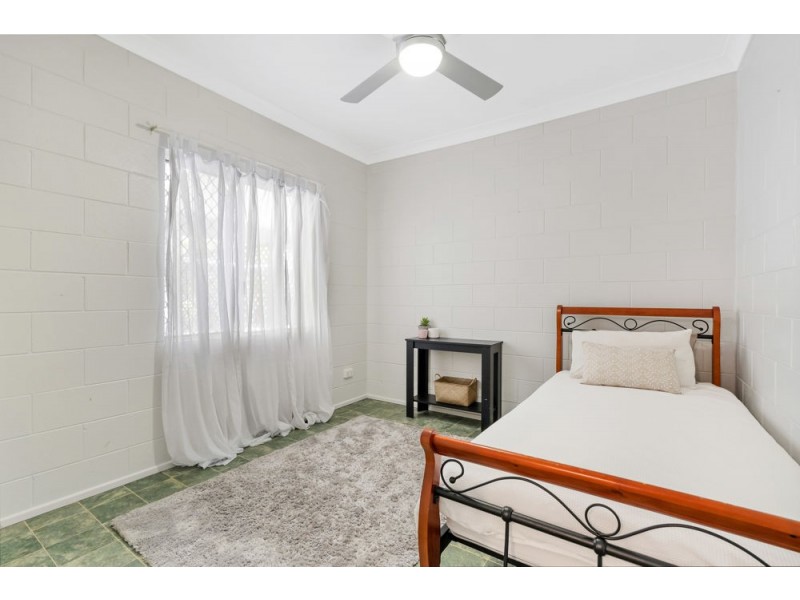 2/527-529 Varley Street, Yorkeys Knob QLD 4878