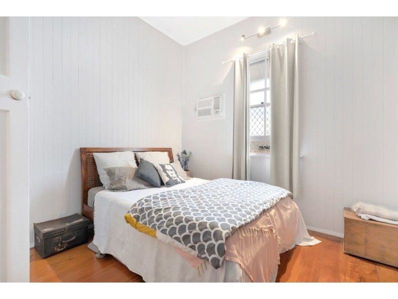 78 Reservoir Road, Manoora QLD 4870