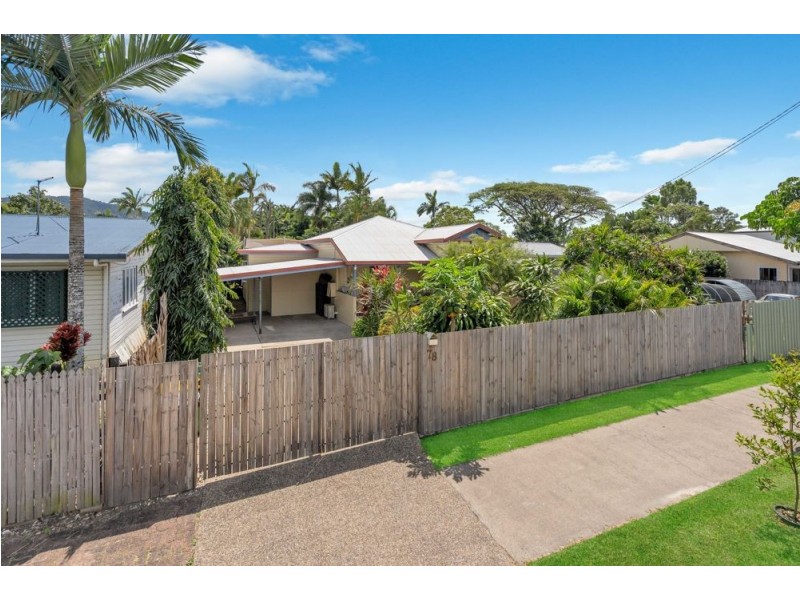 78 Reservoir Road, Manoora QLD 4870