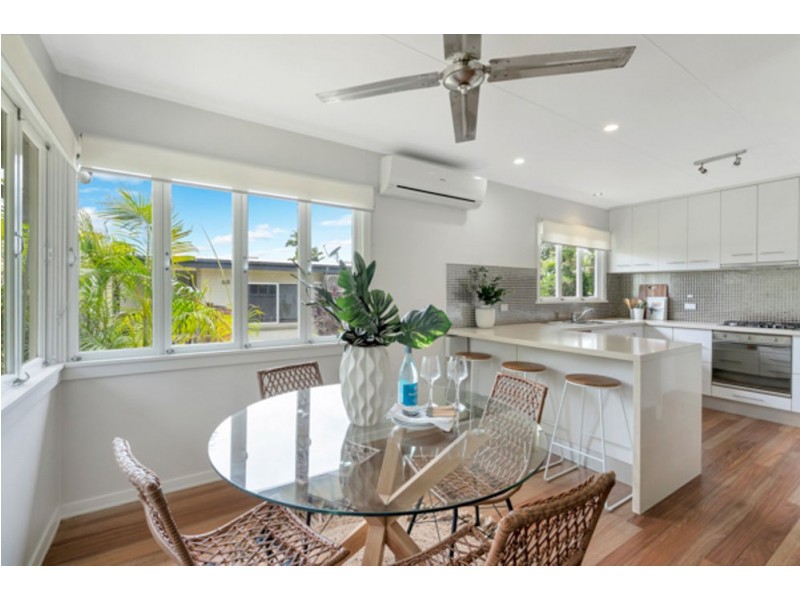 207 Greenslopes Street, Edge Hill QLD 4870