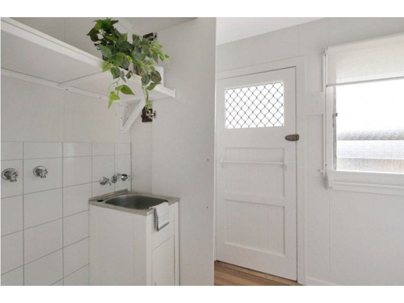 207 Greenslopes Street, Edge Hill QLD 4870