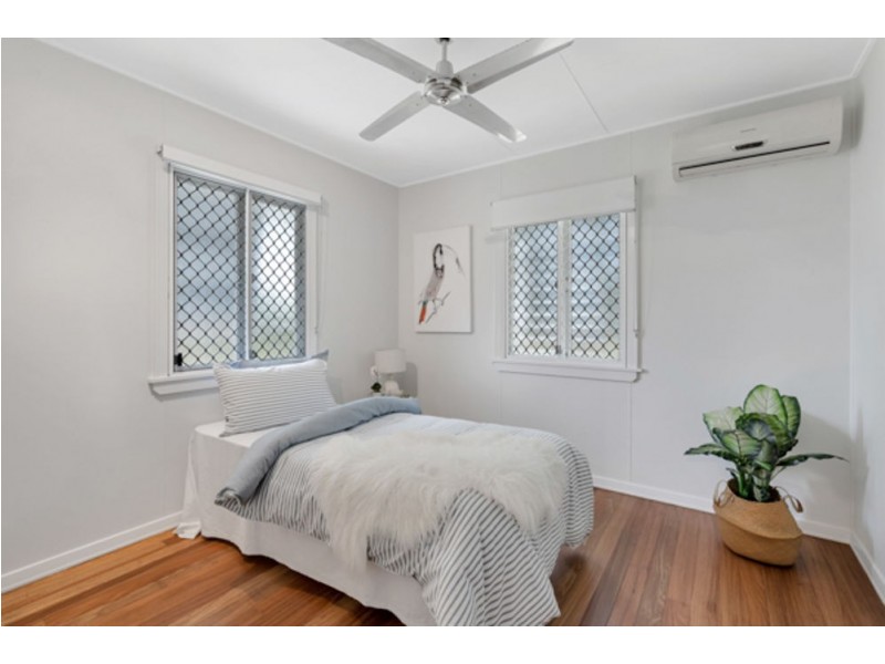 207 Greenslopes Street, Edge Hill QLD 4870