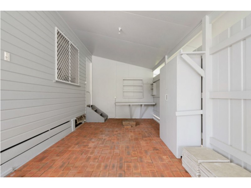 207 Greenslopes Street, Edge Hill QLD 4870