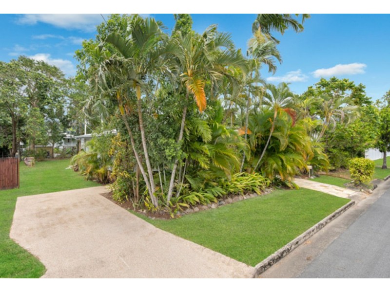 207 Greenslopes Street, Edge Hill QLD 4870