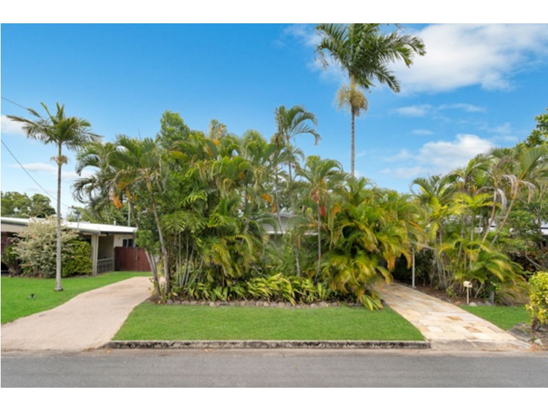 207 Greenslopes Street, Edge Hill QLD 4870