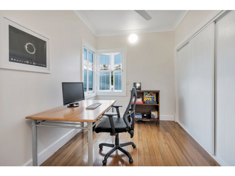 211 Woodward Street, Whitfield QLD 4870