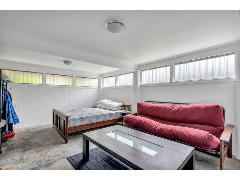 211 Woodward Street, Whitfield QLD 4870