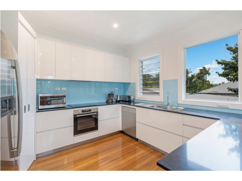 211 Woodward Street, Whitfield QLD 4870