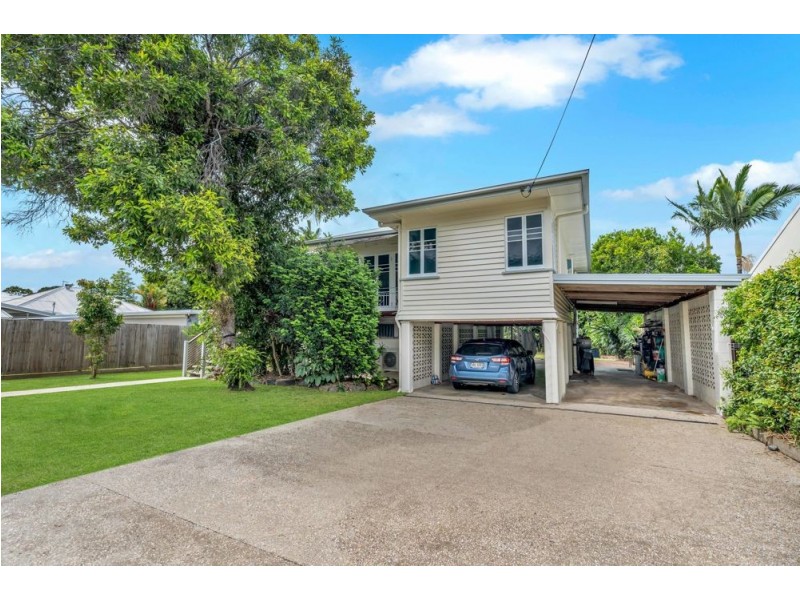 211 Woodward Street, Whitfield QLD 4870