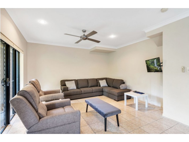 3/24-26 Old Smithfield Road, Freshwater QLD 4870