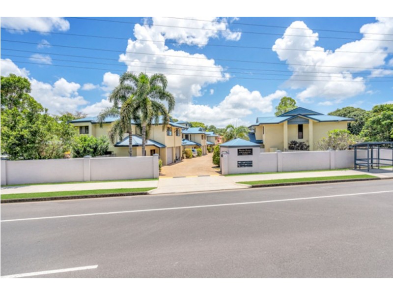 3/24-26 Old Smithfield Road, Freshwater QLD 4870