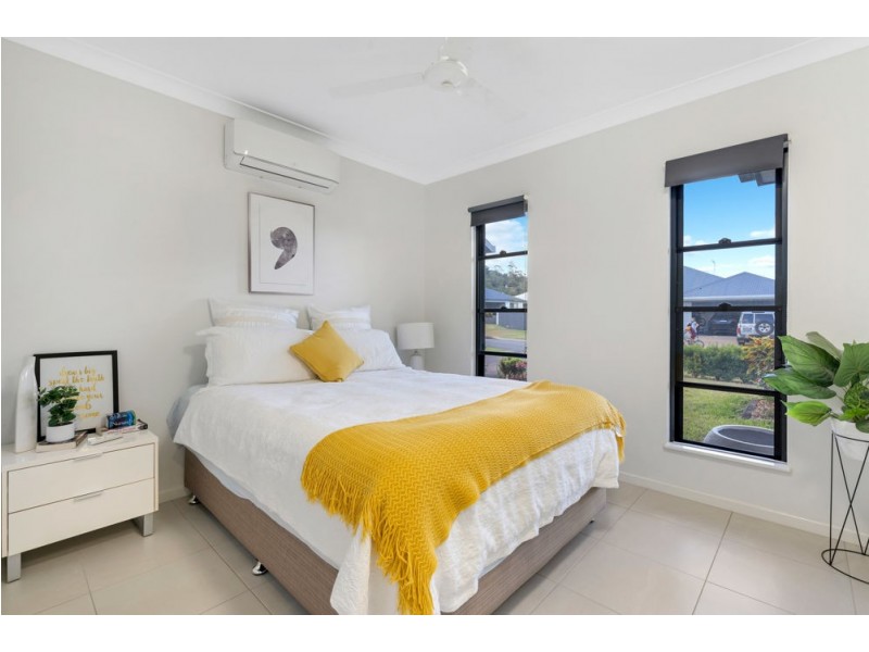 4 Genesta Circuit, Redlynch QLD 4870