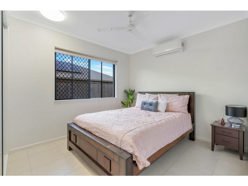 4 Genesta Circuit, Redlynch QLD 4870