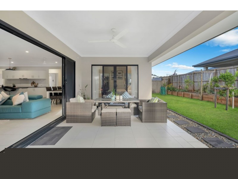 4 Genesta Circuit, Redlynch QLD 4870