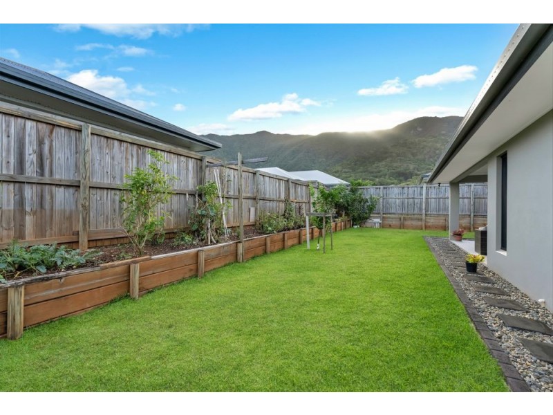 4 Genesta Circuit, Redlynch QLD 4870