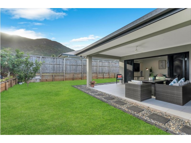 4 Genesta Circuit, Redlynch QLD 4870