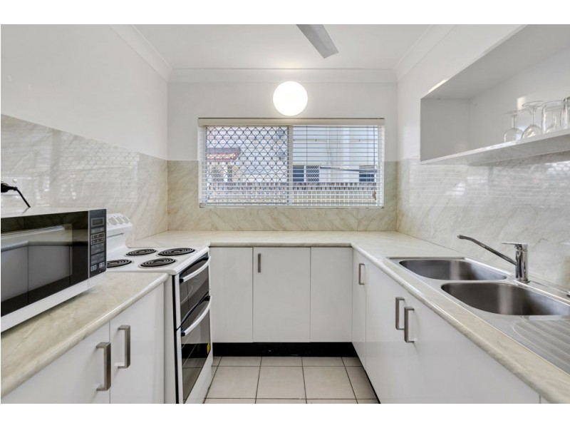 2/171 Grafton Street, Cairns City QLD 4870