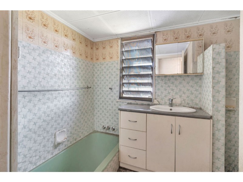 5 David Street, Manunda QLD 4870