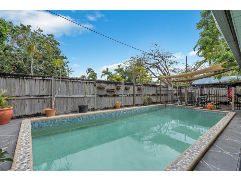 5 David Street, Manunda QLD 4870