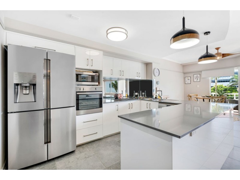 8/73 Spence Street, Cairns City QLD 4870