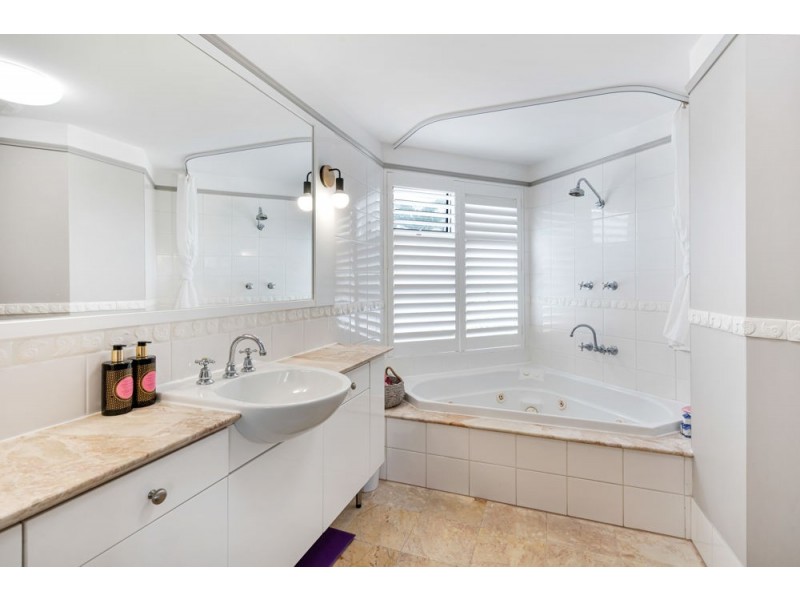 8/73 Spence Street, Cairns City QLD 4870