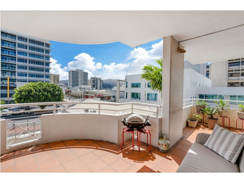 8/73 Spence Street, Cairns City QLD 4870